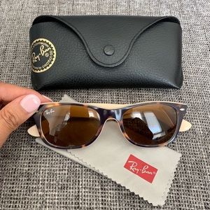 Ray-Ban New Wayfarers - tortoise shell/white